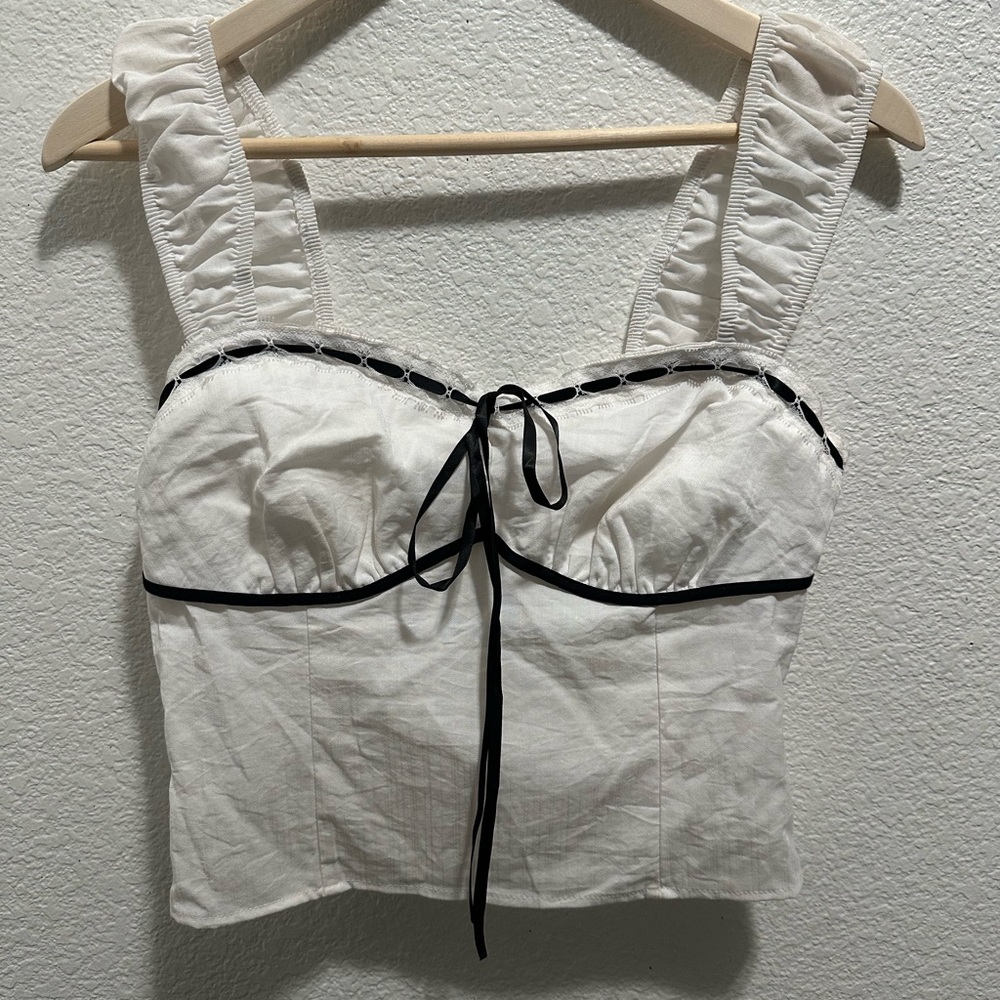 Sienna Sky tank M white with black ribbon accent